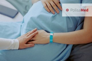 Czy lekarce w trakcie stażu podyplomowego należy przedłużyć umowę o pracę do dnia porodu?